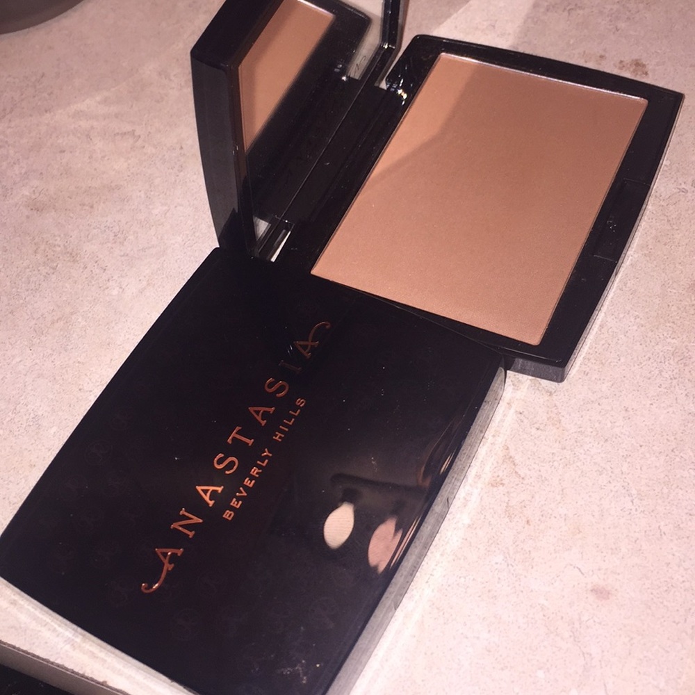 Anastasia Beverly Hills bronzers tawny, rich amber - Picture 1 of 6